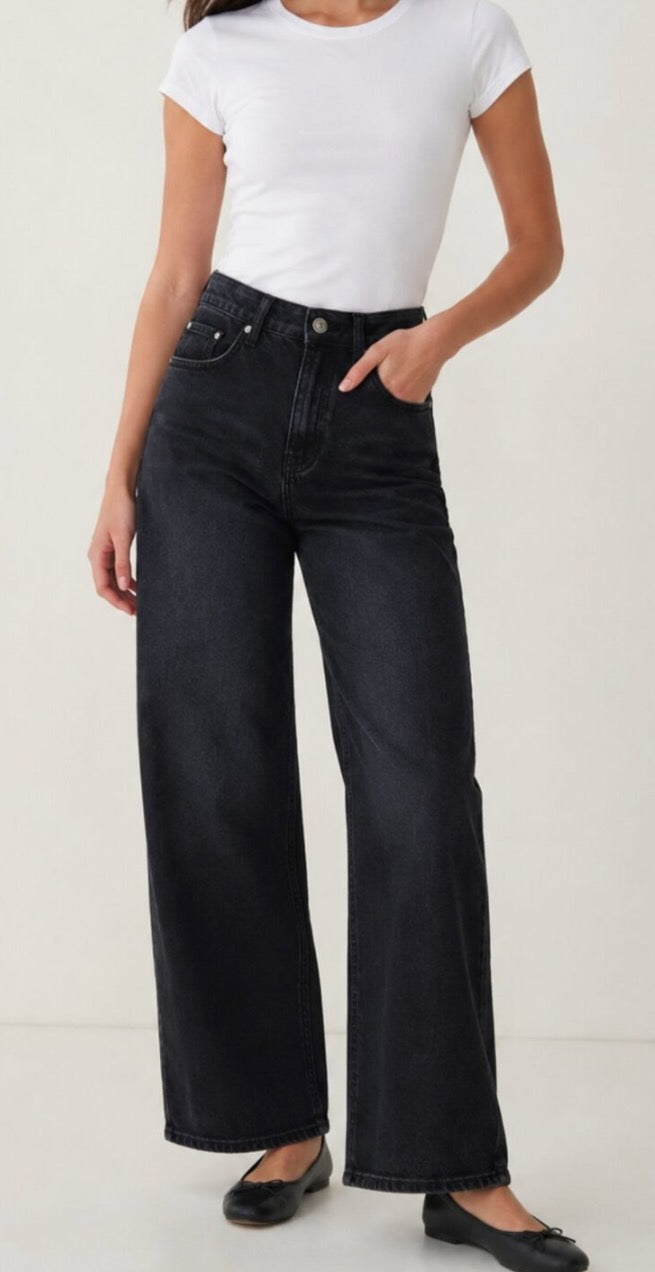 Jeans nero a vita alta e gamba larga
