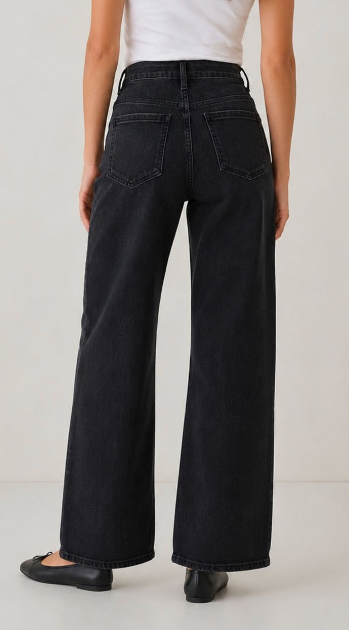 Jeans nero a vita alta e gamba larga