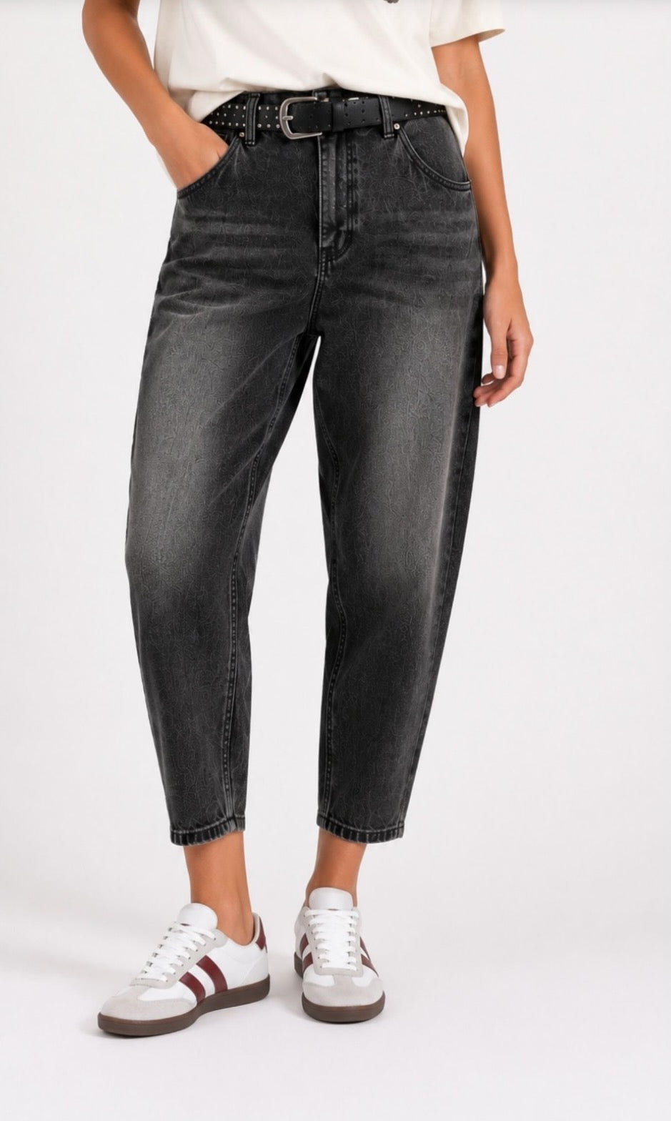 Jeans nero slavato a vita alta