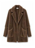 Cappotto morbido effetto peluche con rever