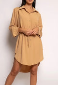 Abito camicia con coulisse in vita