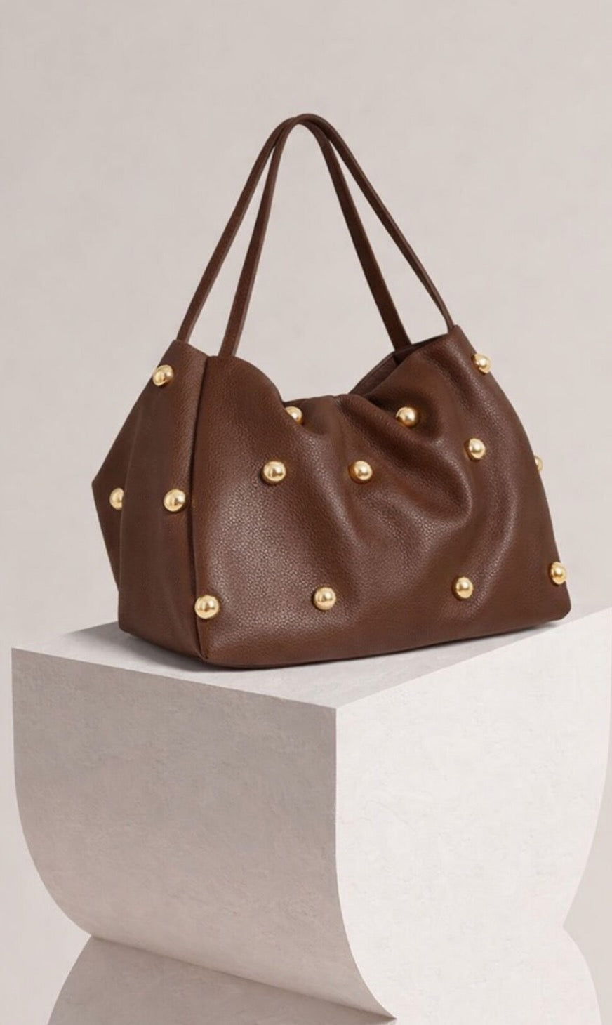 Borsa shopper con borchie