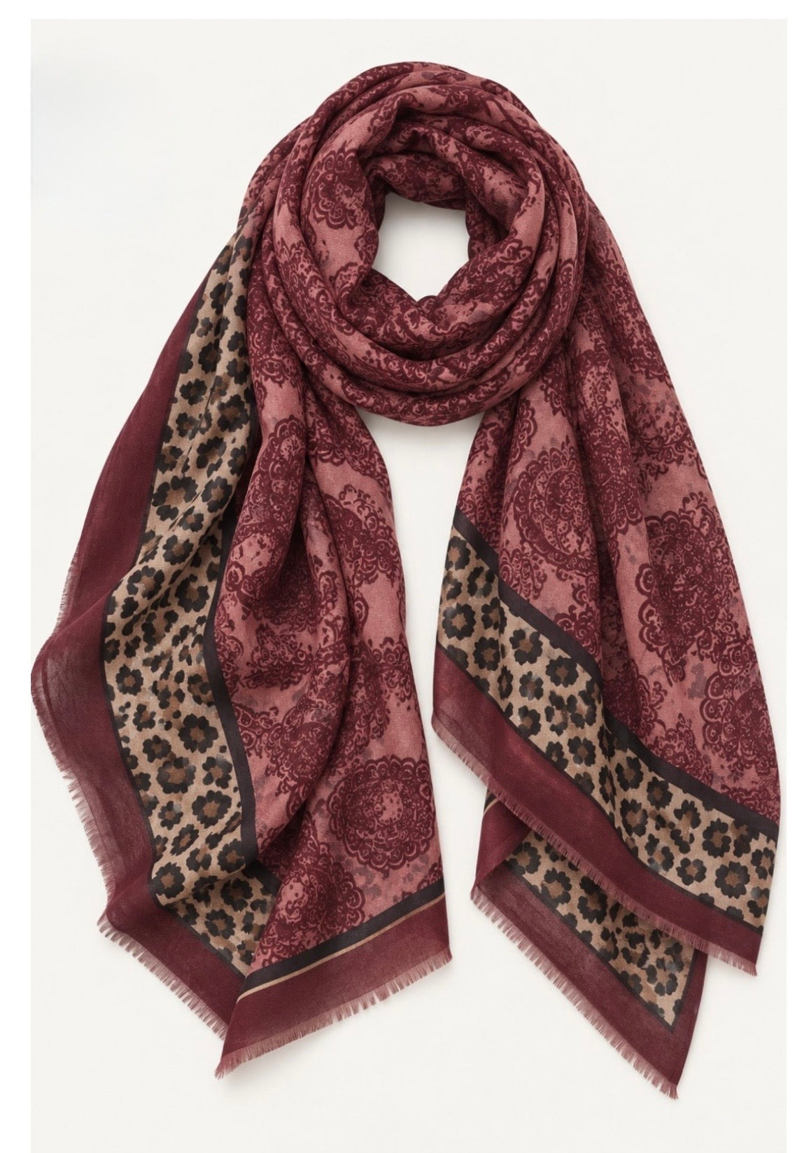 Foulard bordeaux con stampa paisley e dettaglio animalier