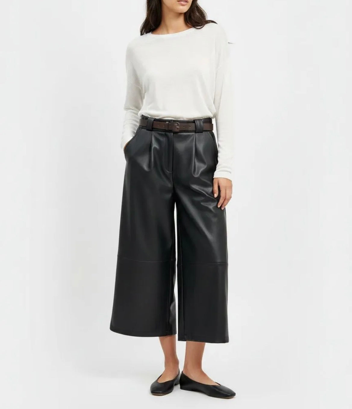 Pantalone cropped effetto pelle