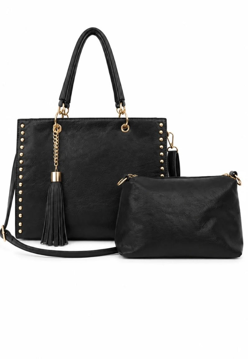 Borsa shopper con borchie e pochette.